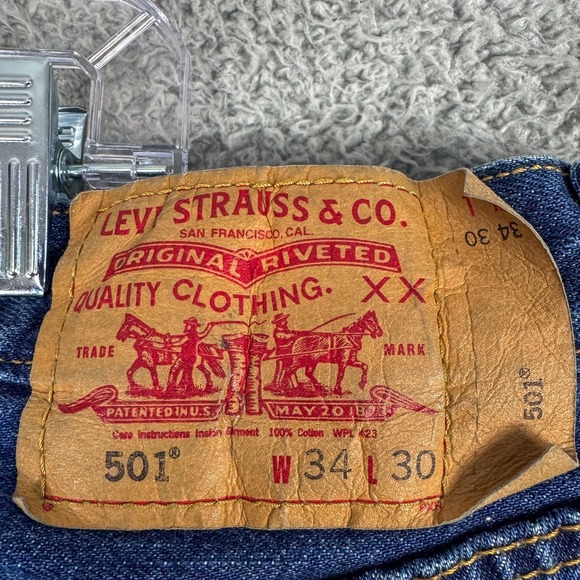 VTG Levis 501 Jeans Mens Medium Wash Blue Straight Button Fly Original Fit 33x30 - Picture 8 of 16